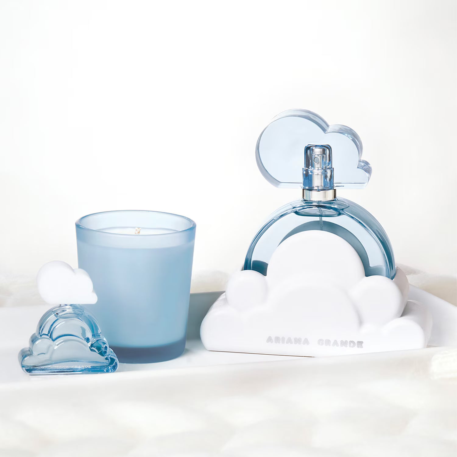 set_cloud_nube_celeste_ariana_grande